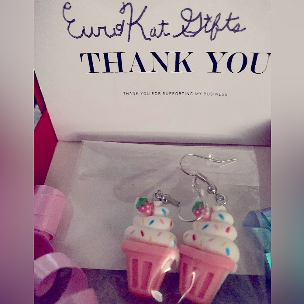 CUTE Cupcake Dangle Earrings Ladies Kids Jewelry NEW Handcrafted Colorful